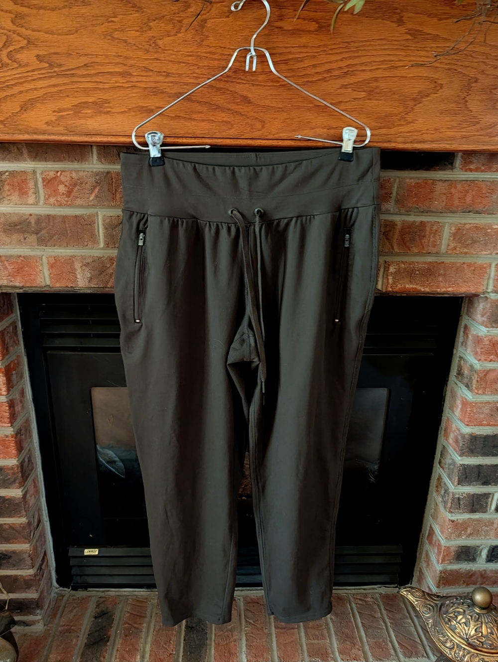 Maurices Olive Cropped High-Waist Active Pants With Zip Pockets Size Large